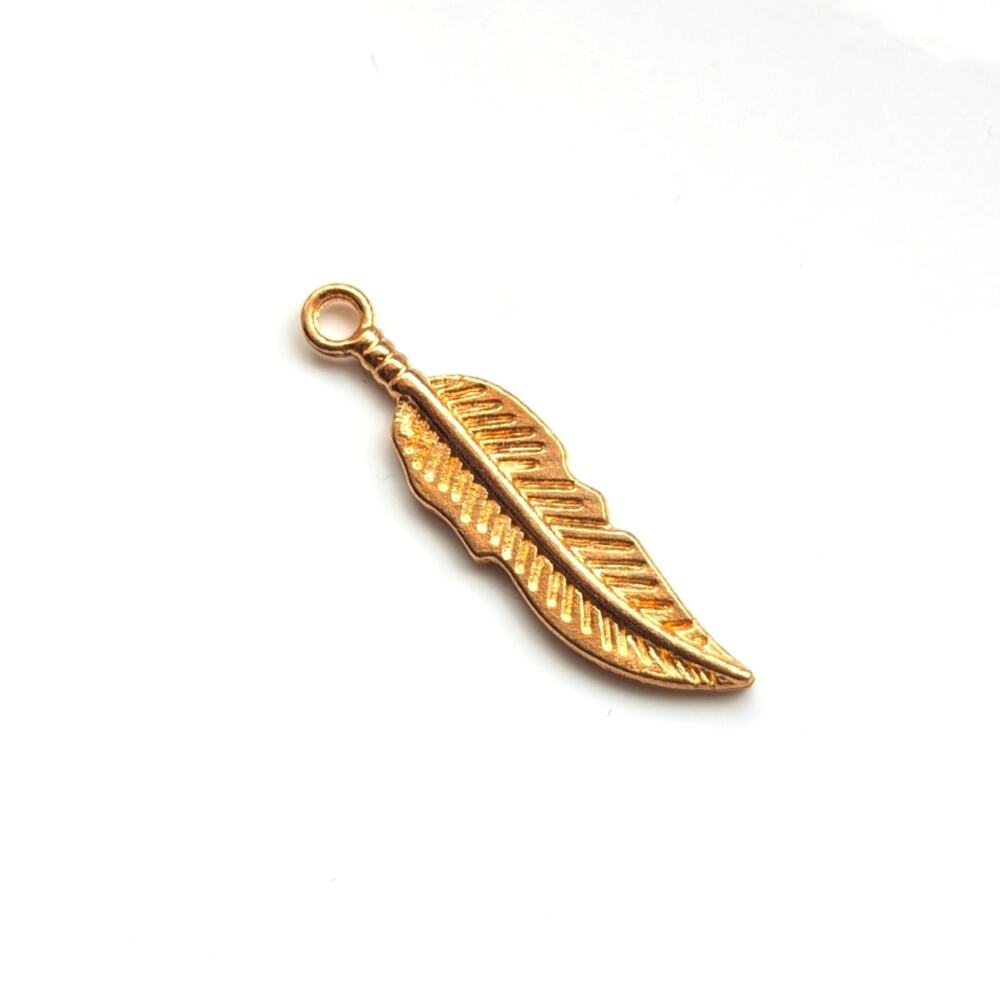 Bohemian Style Gold Tone Feather Boho Festival Tiny Pendant Bracelet Charm